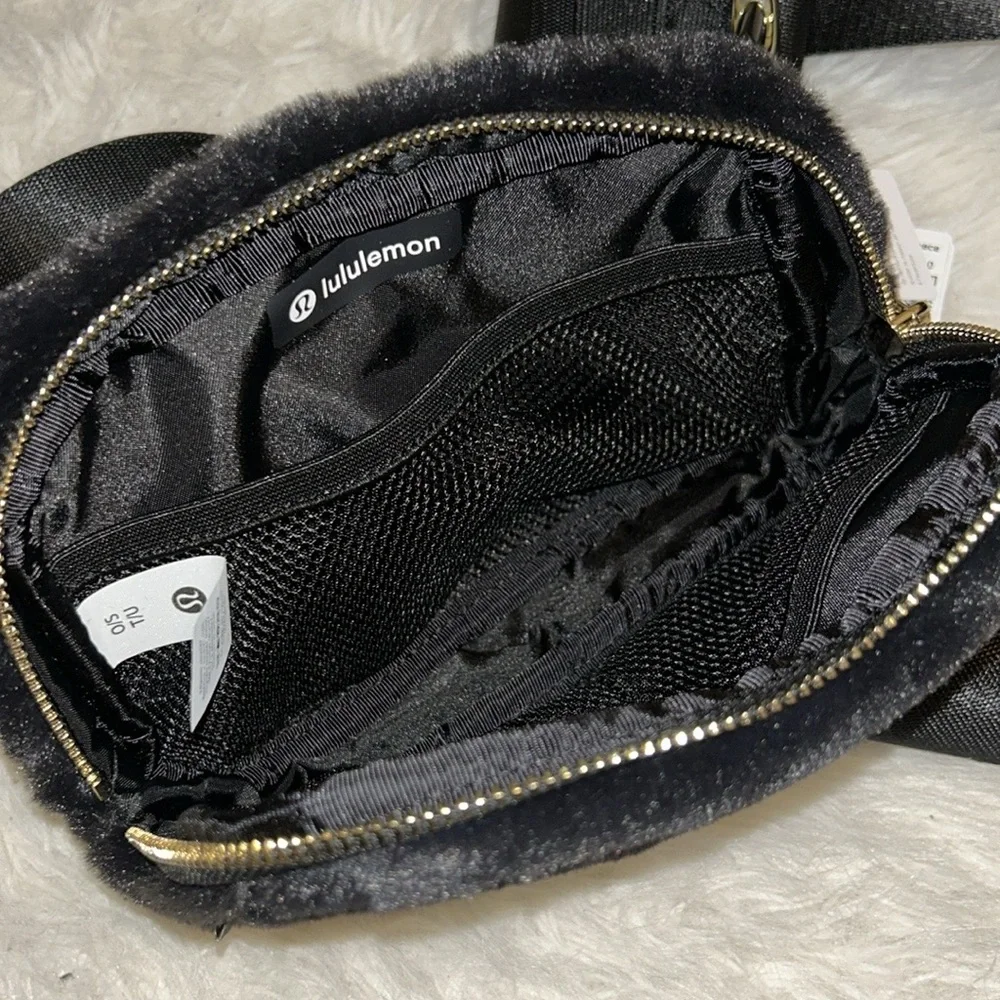 Lululemon Everywhere Belt Bag Plush Fleece
